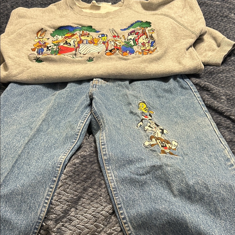 Vintage Looney Tunes Sweatshirt and Jeans Set jeans size 14 sweatshirt size L